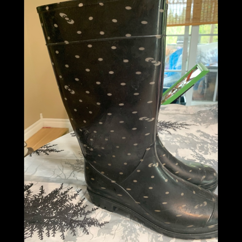 Rubber boots